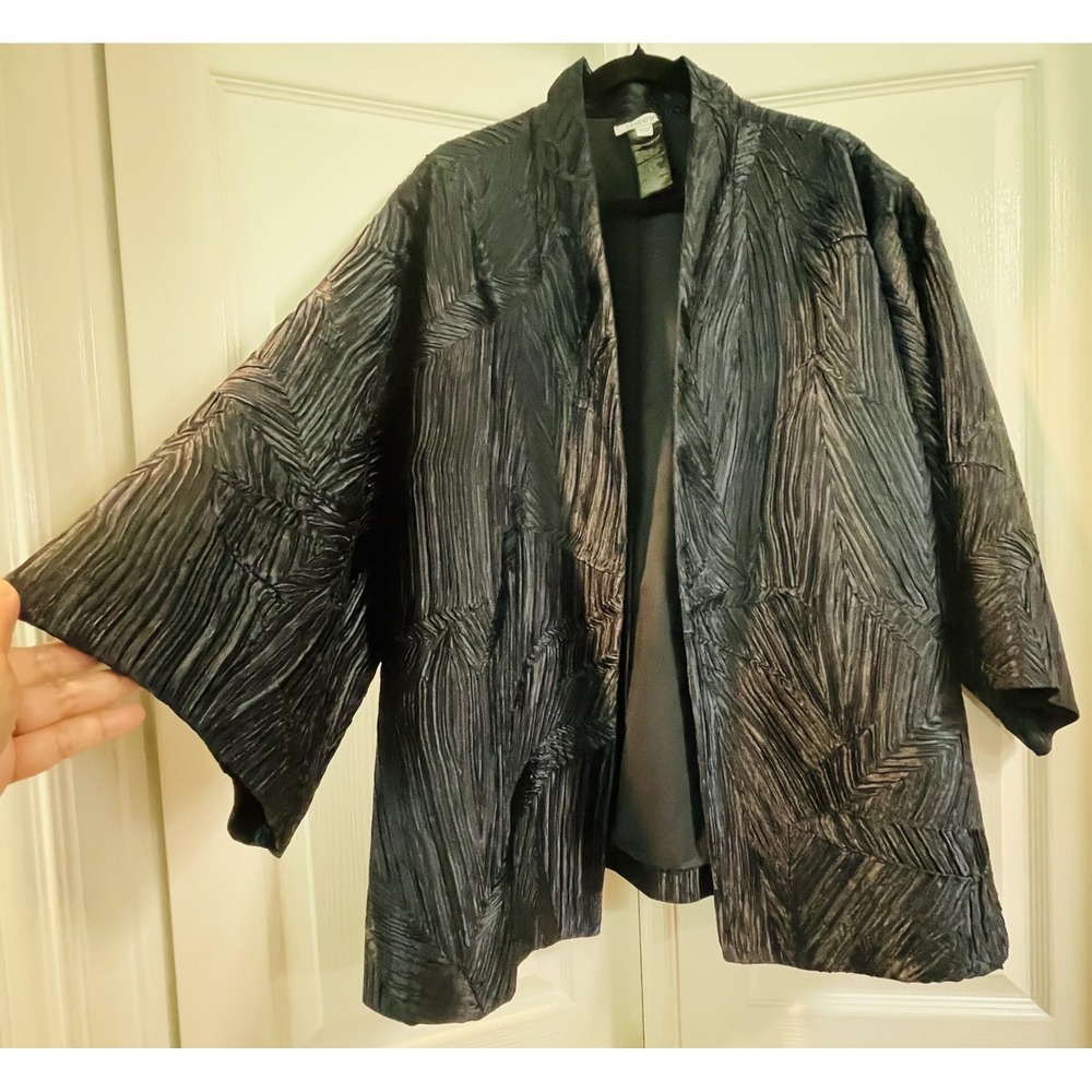 Chico's Kimono Jacket Womens XXL Black Satin Geometric Pleated Open Front Lined